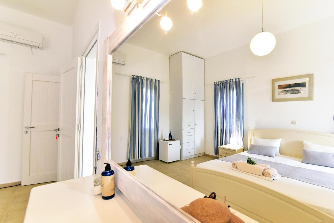 Thomas Apartments Katapola - Chora ภายนอก รูปภาพ