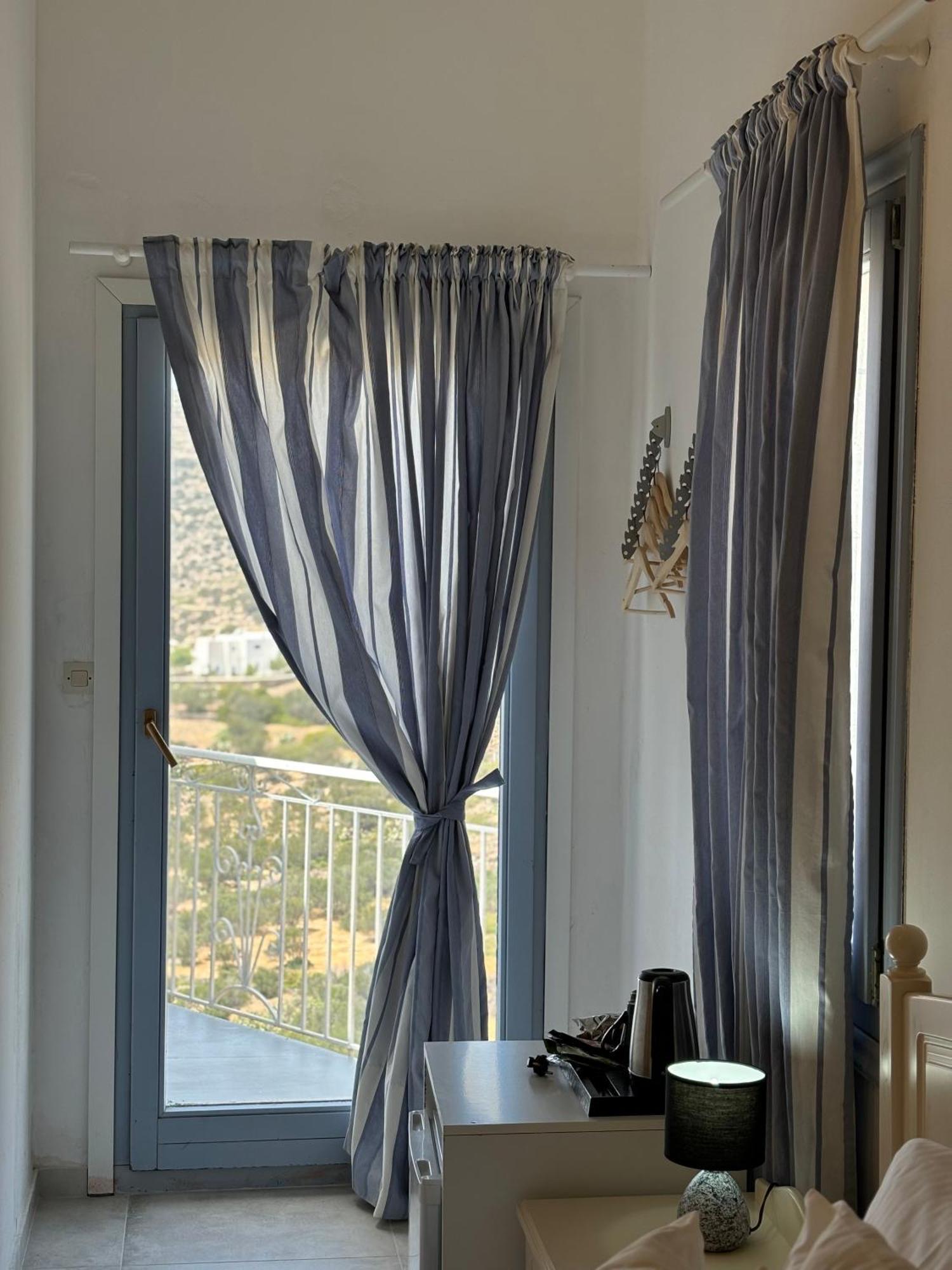 Thomas Apartments Katapola - Chora ภายนอก รูปภาพ