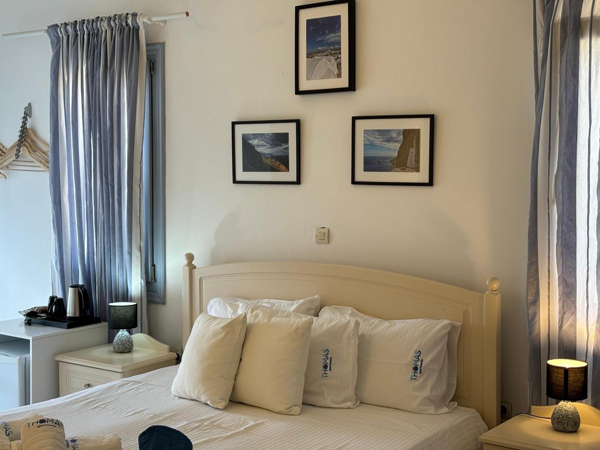 Thomas Apartments Katapola - Chora ภายนอก รูปภาพ