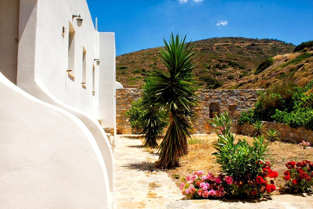 Thomas Apartments Katapola - Chora ภายนอก รูปภาพ